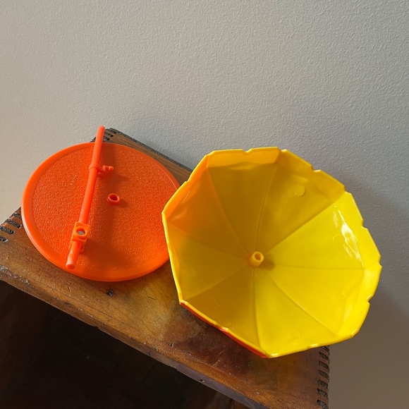 Vintage 70s Mattel Barbie Summer Umbrella & Patio Chairs - Picture 10 of 12